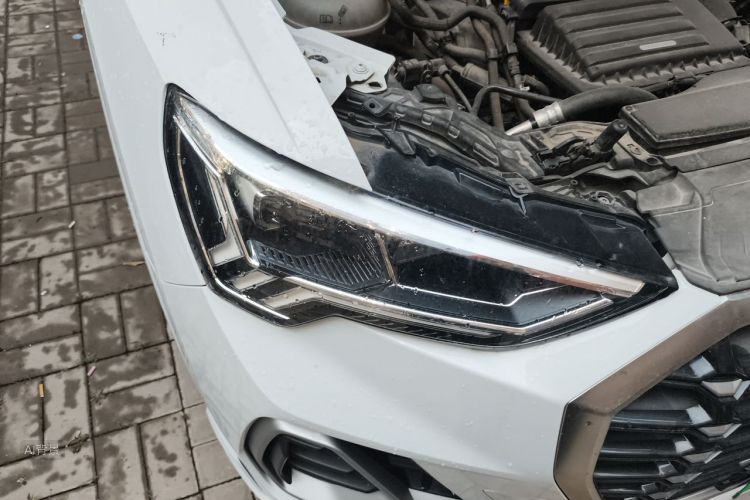 Audi Q3 2019 car image #8