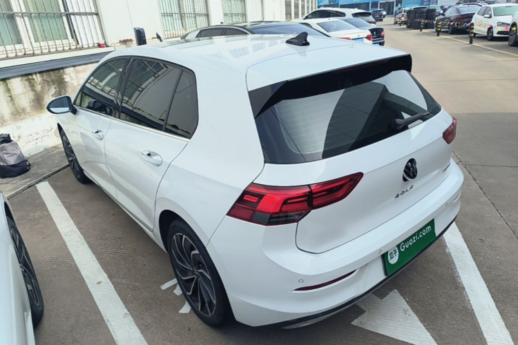 Volkswagen Golf 2021 car image #5