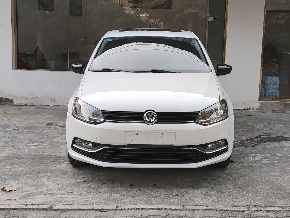 Volkswagen Polo 2014 car image #2