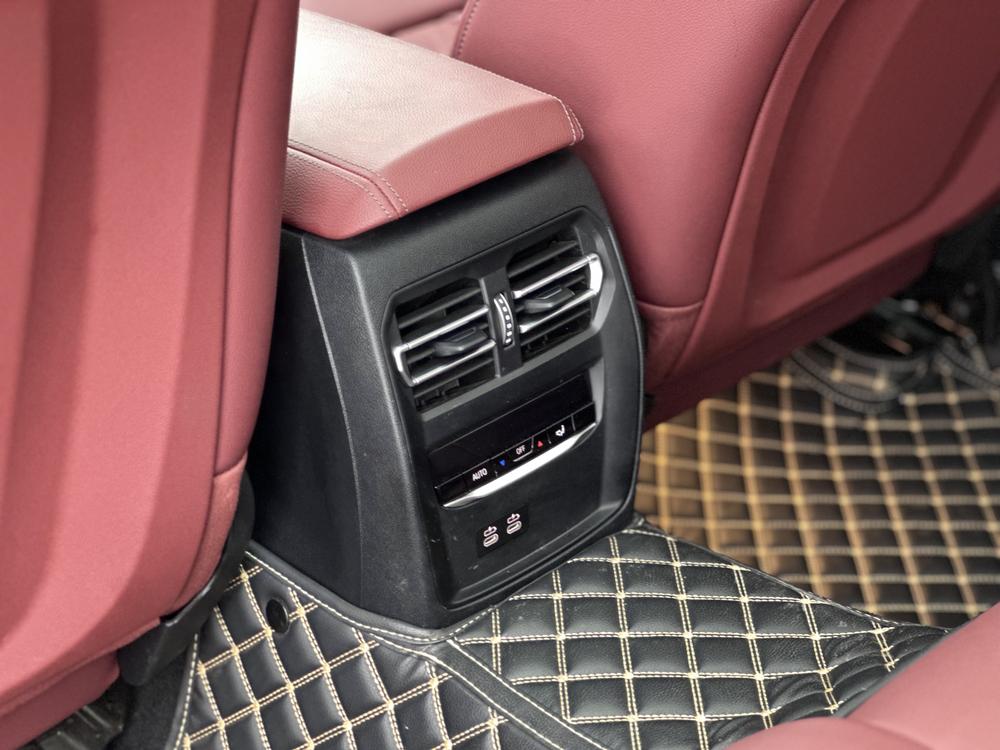 BMW 3 Series 2024 #9 BMW 3 Series 2024 car image #9