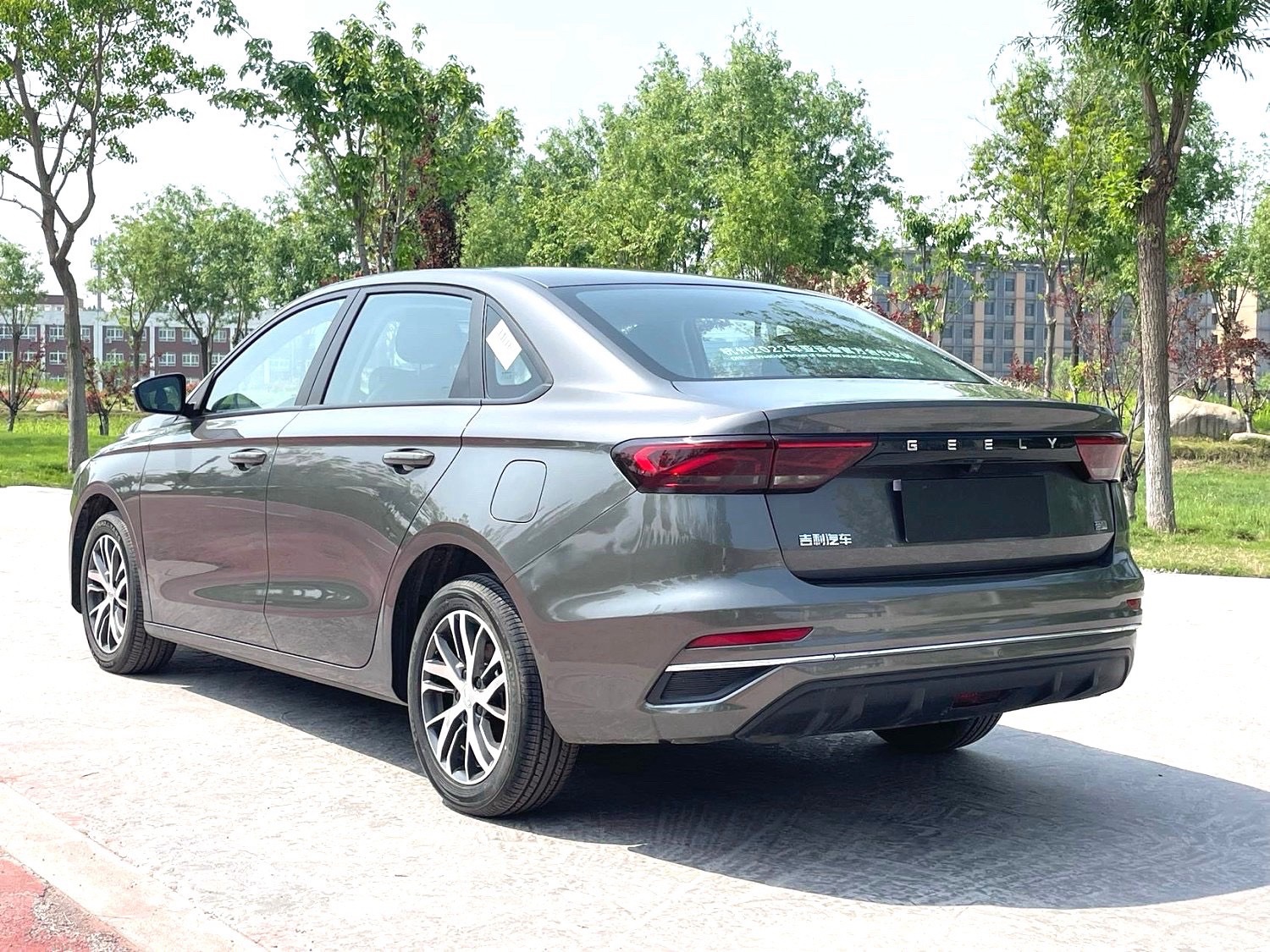 GEELY Emgrand 2023 immagine di auto #6