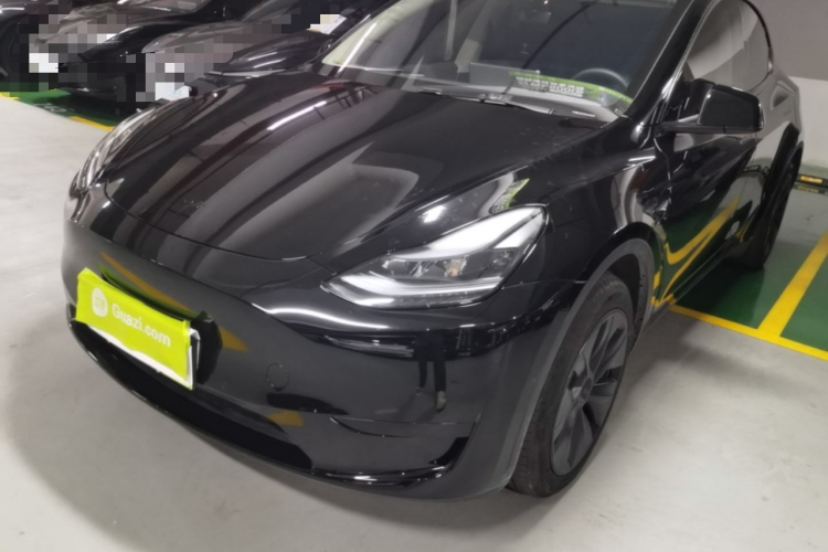Tesla Model Y 2023 #2 Tesla Model Y 2023 صورة سيارة #2
