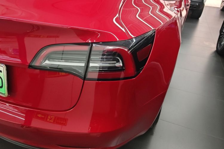 Tesla Model 3 2022 car image #8