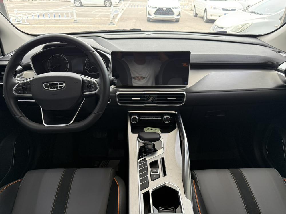 GEELY Coolray 2023 car image #8