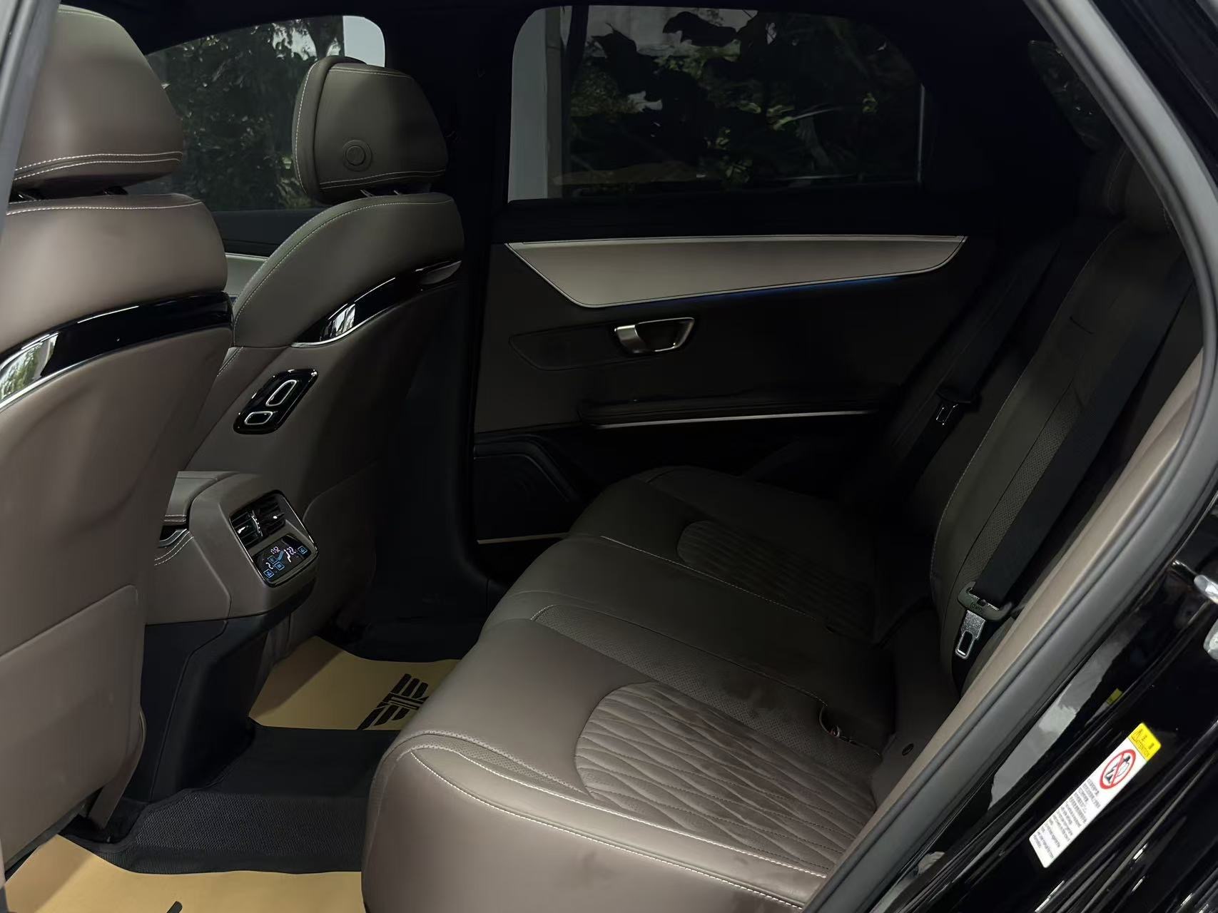 BYD Han 2024 car image #10