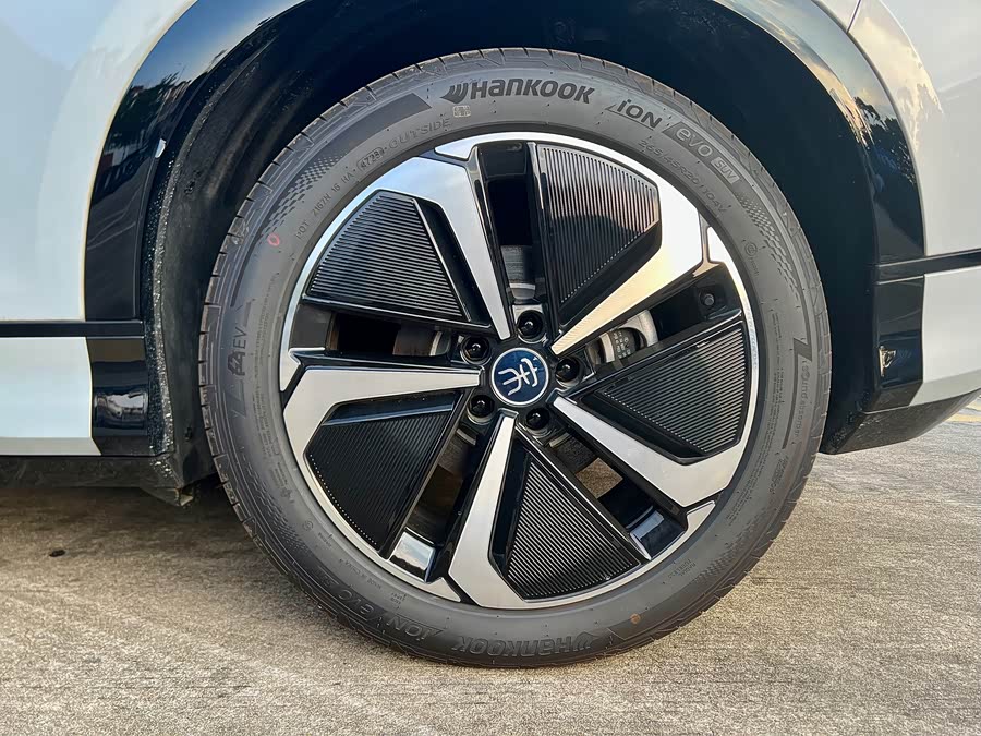 BYD SongL EV 2024 car image #26