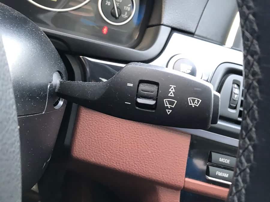 BMW 5 Series (Imported) 2014 car image #26