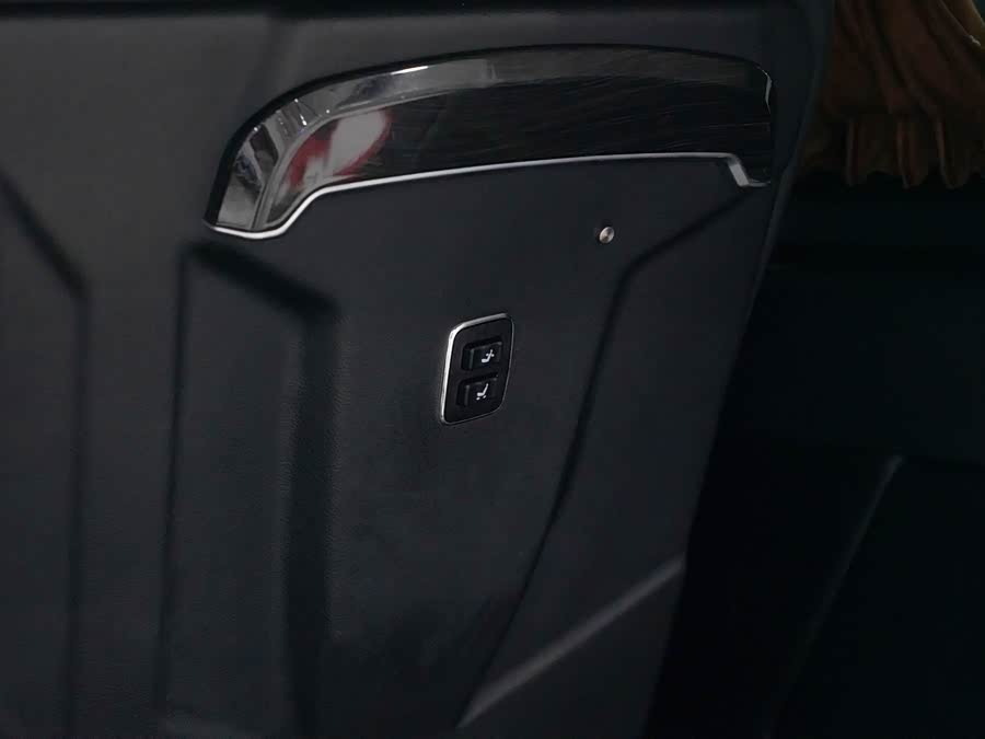 Mercedes-Benz V Class 2024 car image #26