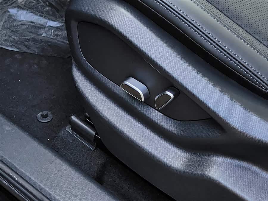 HongQi HS3 PHEV 2024 #26 HongQi HS3 PHEV 2024 car image #26