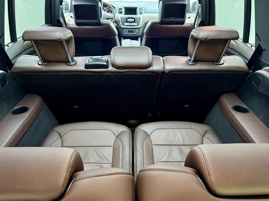 Mercedes-Benz GL Class 2014 car image #26