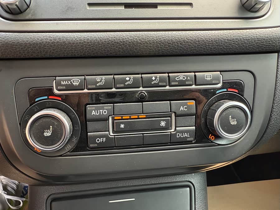 Volkswagen Golf (Imported) 2012 imagem de carro #26