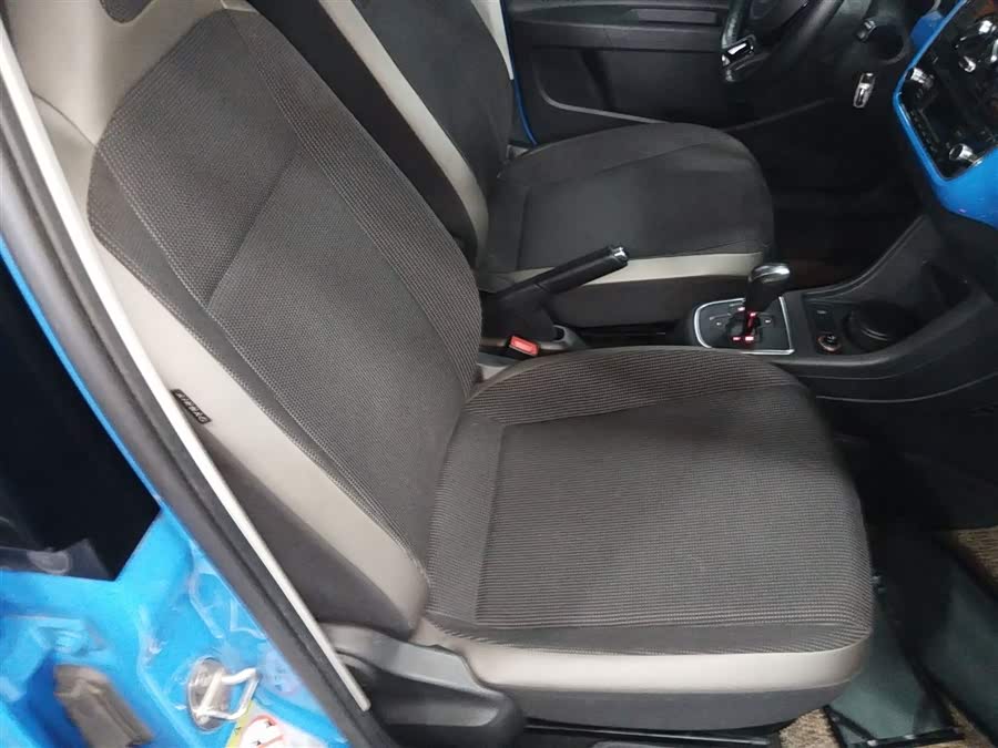 Volkswagen up! 2016 imagem de carro #26