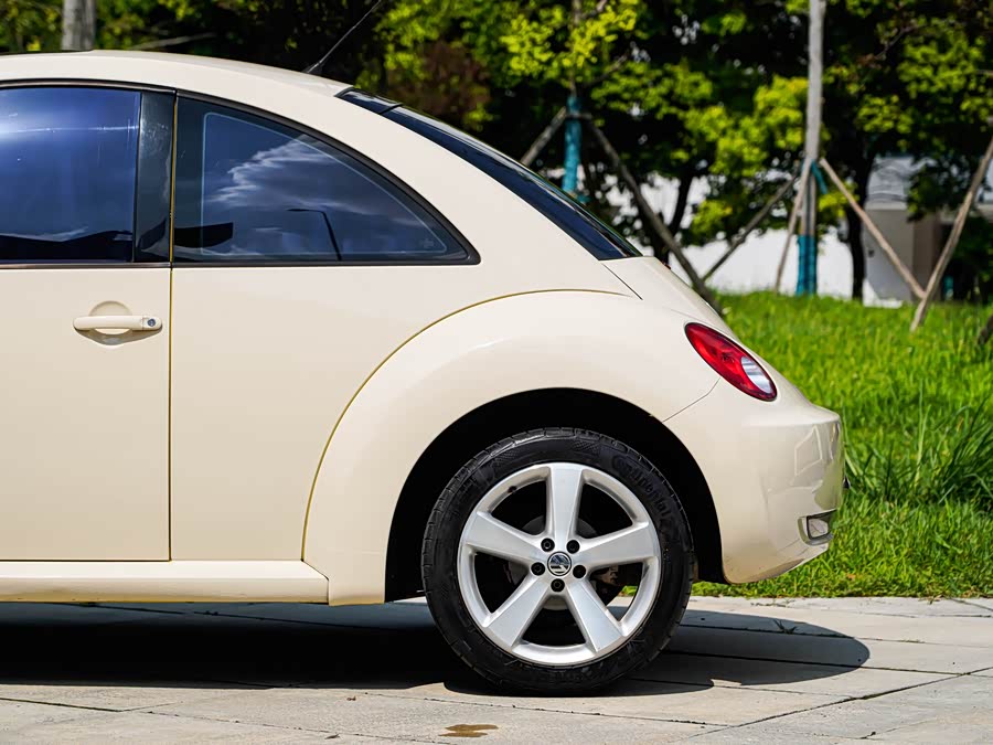 Volkswagen Beetle 2010 #26 Volkswagen Beetle 2010 car image #26