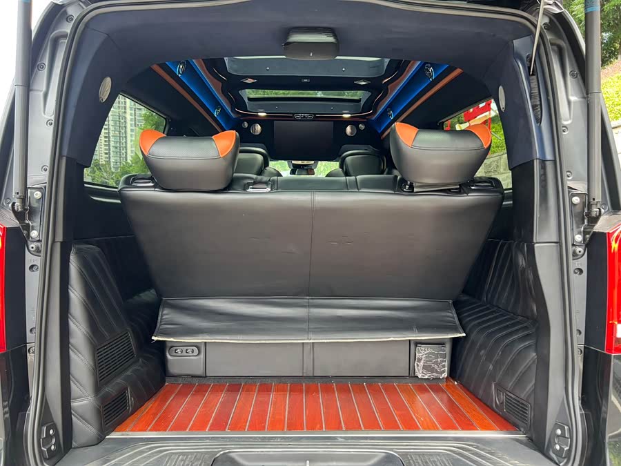 Mercedes-Benz V Class 2020 car image #26