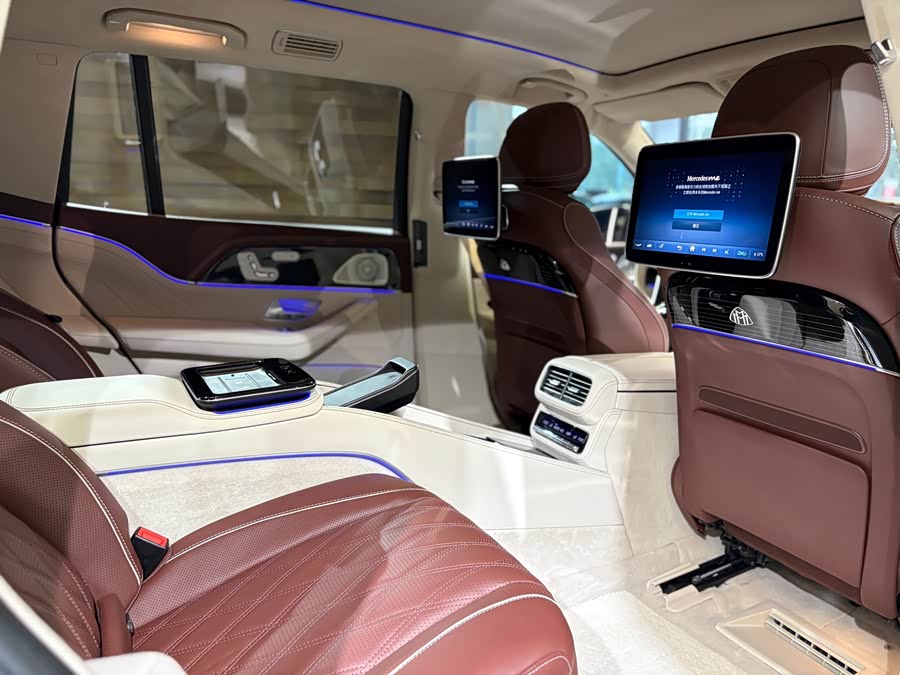 Mercedes-Benz Maybach GLS 2024 صورة سيارة #26