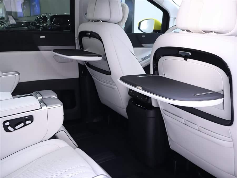 Xpeng X9 2024 immagine di auto #26