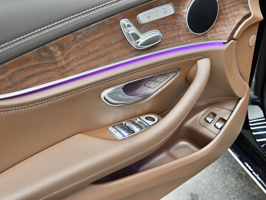 Mercedes-Benz E Class New Energy 2021 car image #26