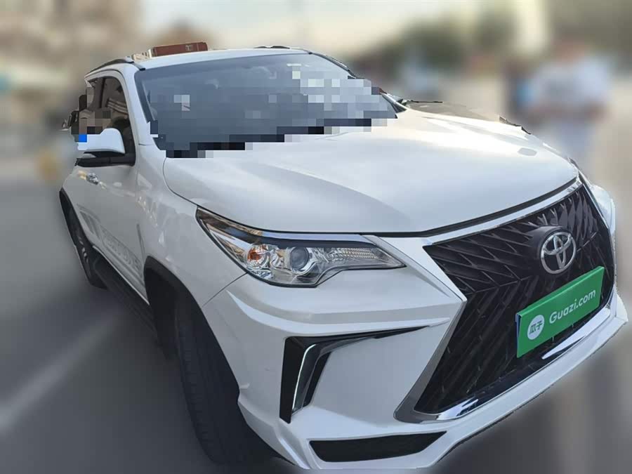 Toyota Fortuner 2017 صورة سيارة #26