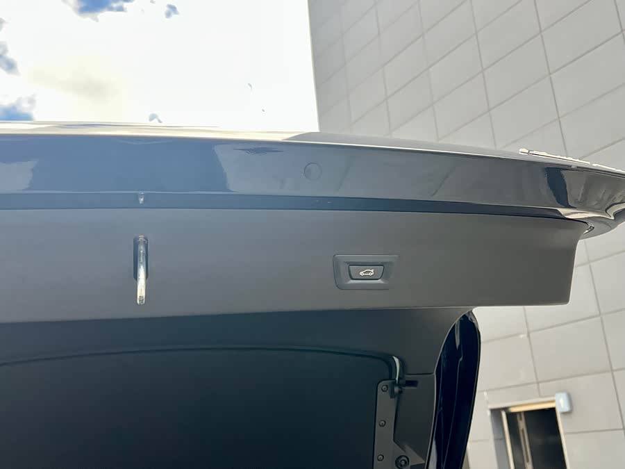 BMW X4 2020 car image #26