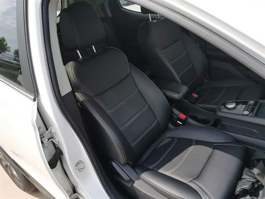 BYD S2 2020 car image #26