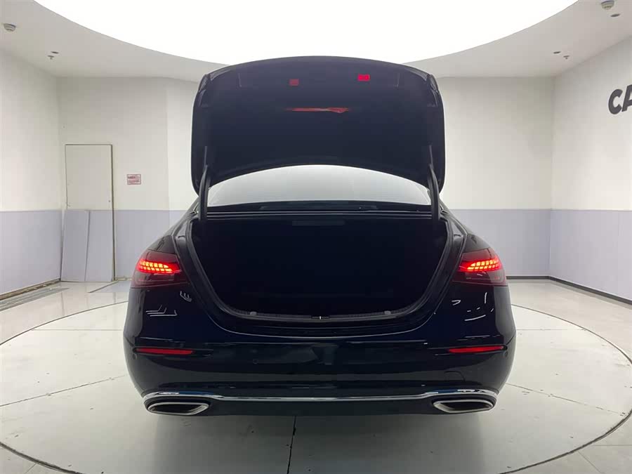 Mercedes-Benz E Class 2022 car image #26