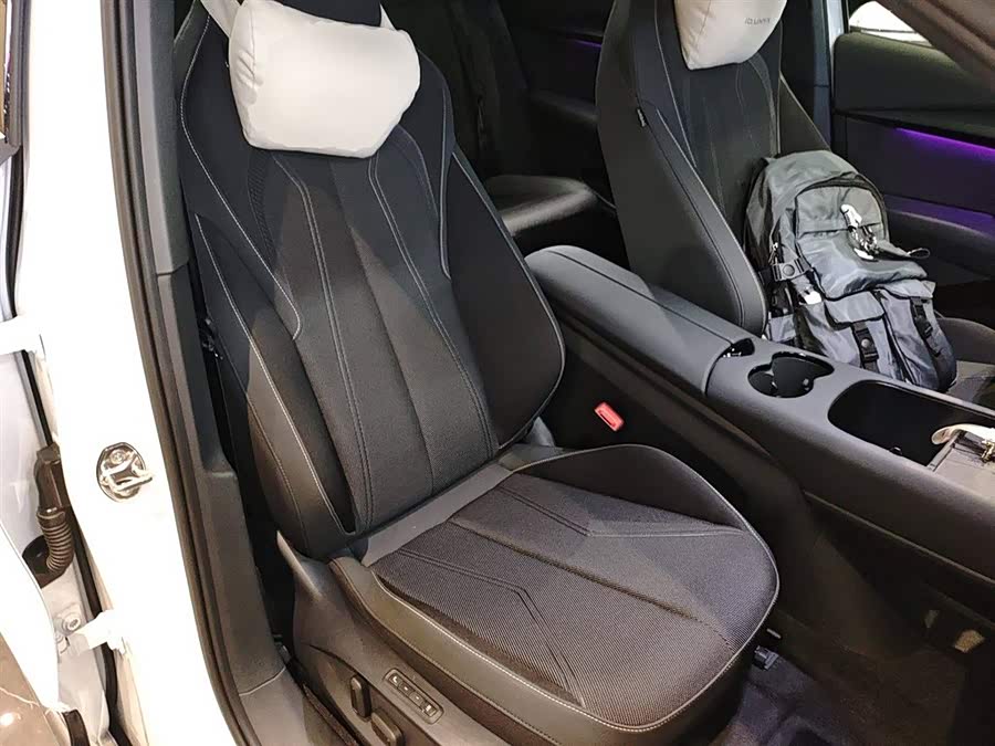 Volkswagen ID.UNYX 06 2025 #26 Volkswagen ID.UNYX 06 2025 imagen de coche #26