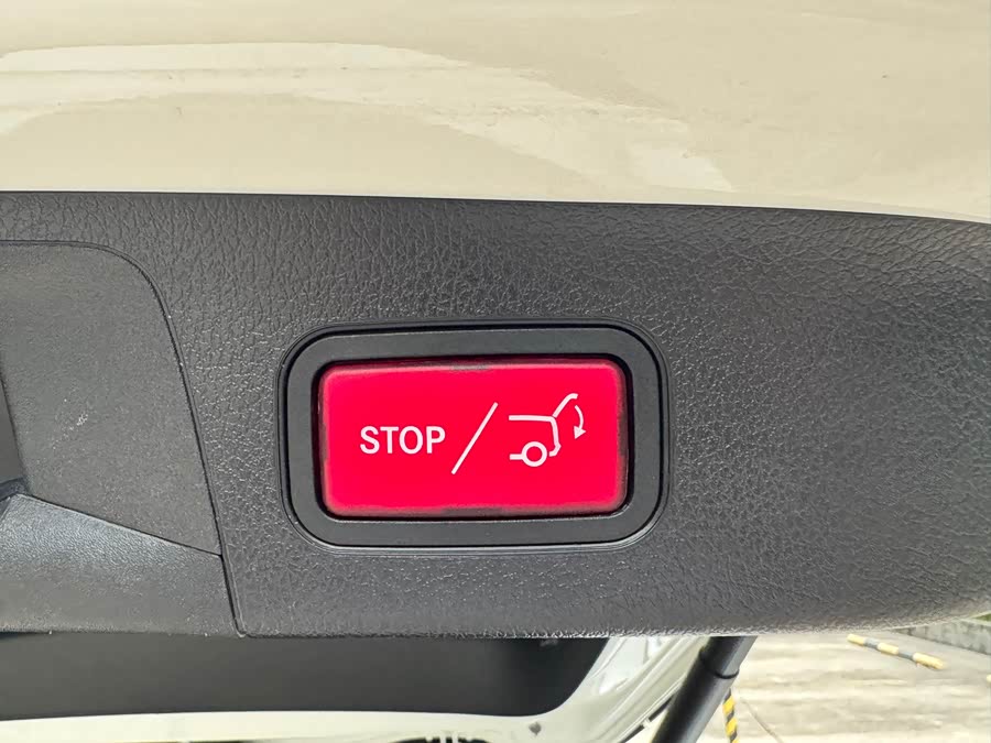 Mercedes-Benz GLA Class 2022 car image #26