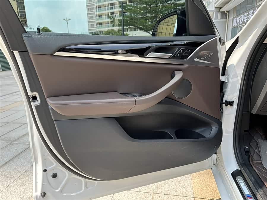 BMW iX3 2022 #26 BMW iX3 2022 immagine di auto #26