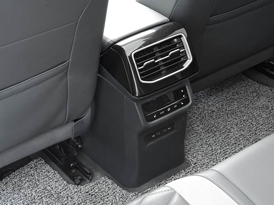 Volkswagen ID.6 Crozz 2023 immagine di auto #26