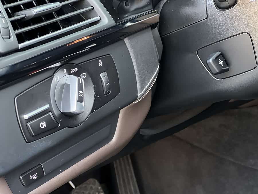 BMW M6 2015 car image #26