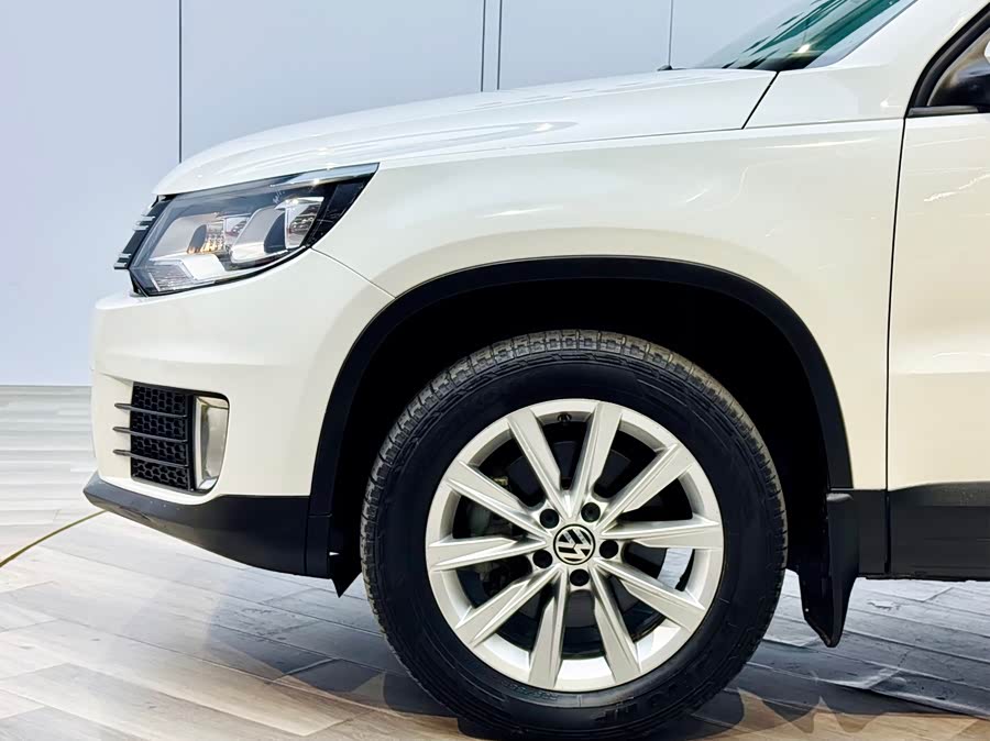 Volkswagen Tiguan 2015 car image #26