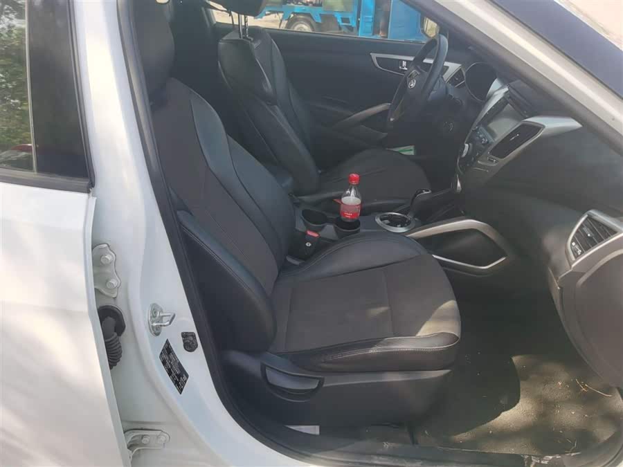 Hyundai Veloster 2015 #26 Hyundai Veloster 2015 car image #26