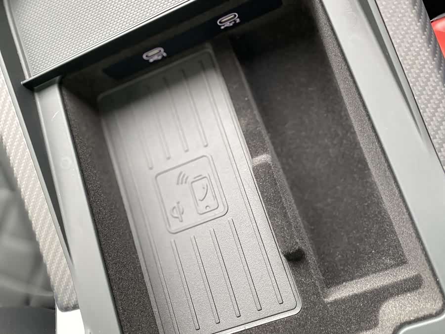 Audi SQ7 2025 car image #26