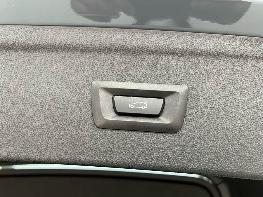 BMW iX M60 2023 car image #26