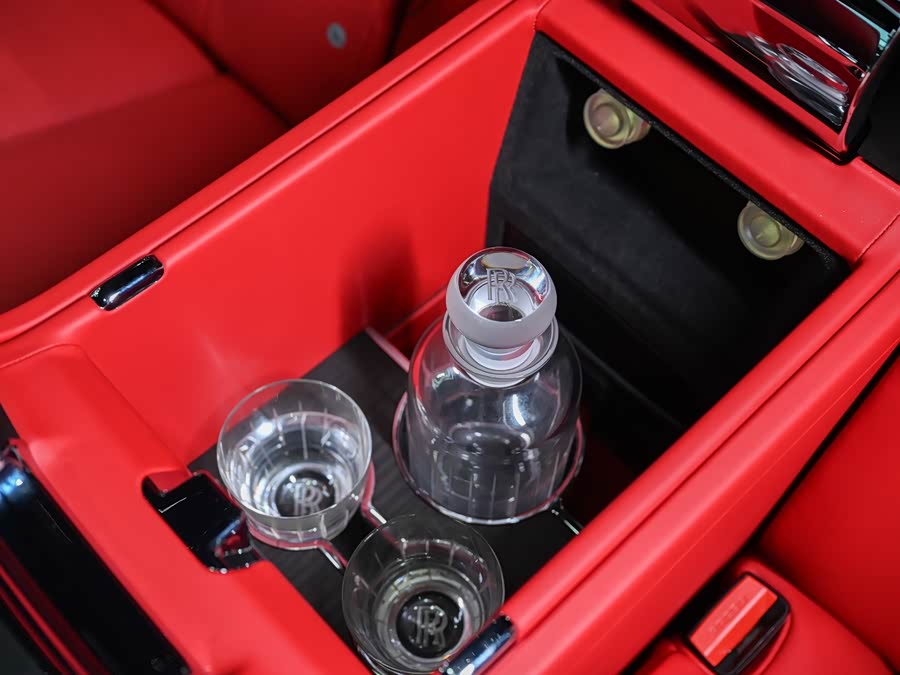 Rolls-Royce Cullinan 2023 car image #26