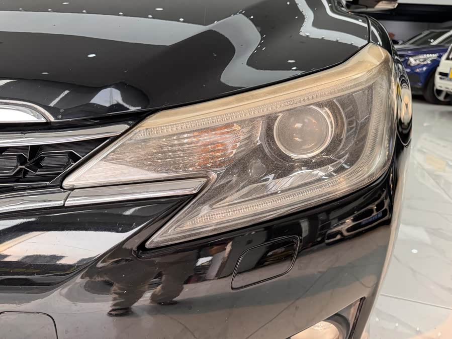 Toyota Reiz 2014 صورة سيارة #26