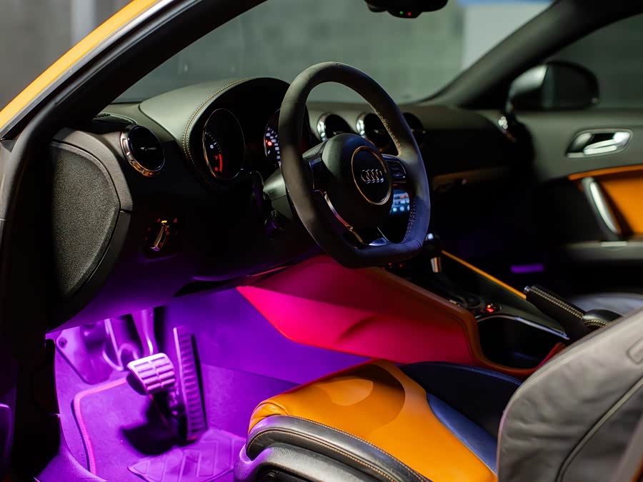 Audi TTS 2011 car image #26