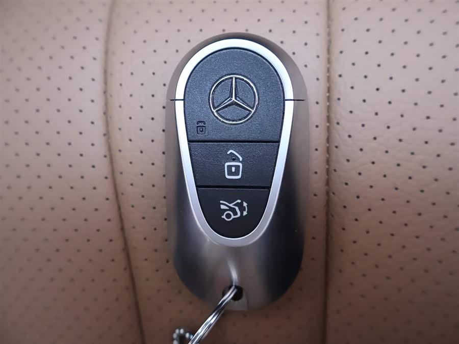 Mercedes-Benz E Class New Energy 2024 car image #26