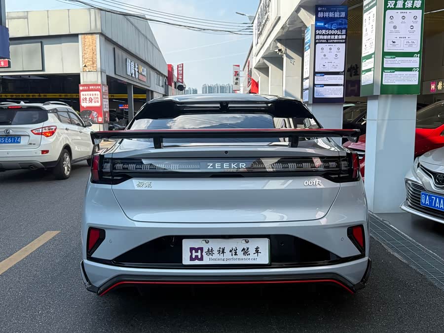 Zeekr 001 FR 2023 изображение автомобиля #26