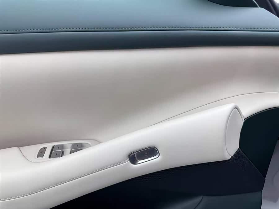 MI YU7 2025 immagine di auto #26