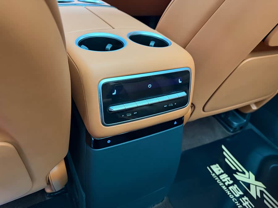 Li L9 2024 صورة سيارة #26