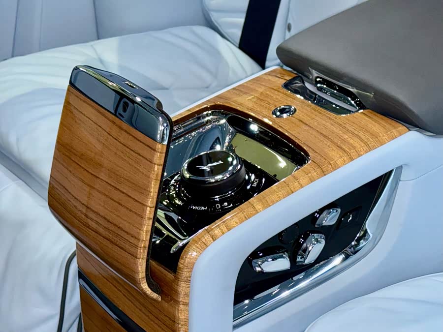 劳斯莱斯 幻影 2020 汽车图片 #26