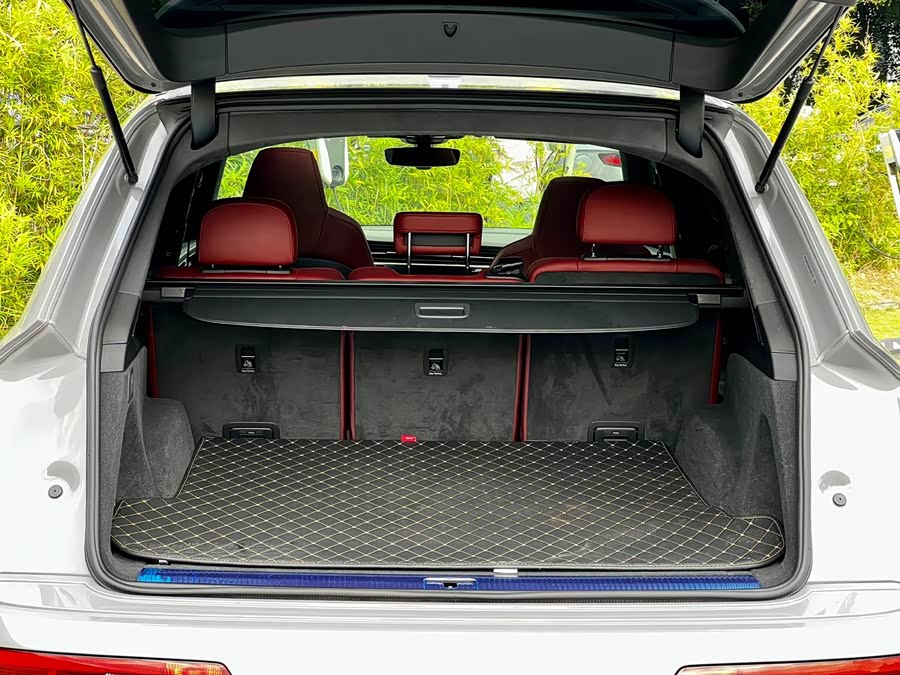 Audi SQ7 2024 immagine di auto #26