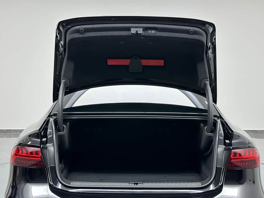 Audi A7L 2024 car image #26