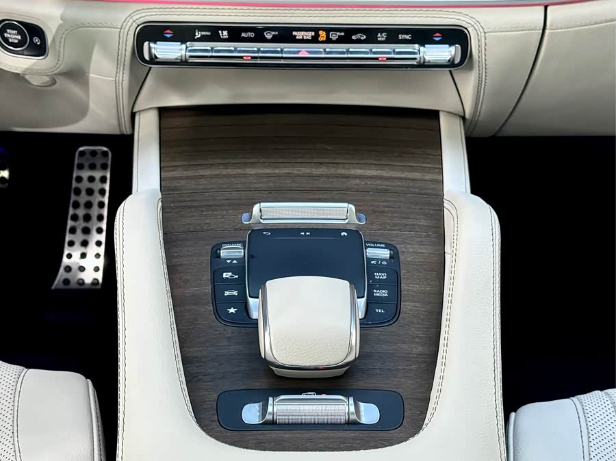 Mercedes-Benz GLS Class 2021 car image #26