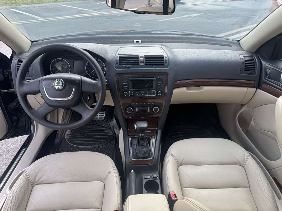 Skoda Octavia 2013 car image #26