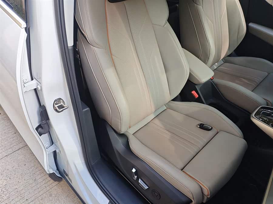 Audi Q5 e-tron 2023 #26 Audi Q5 e-tron 2023 صورة سيارة #26