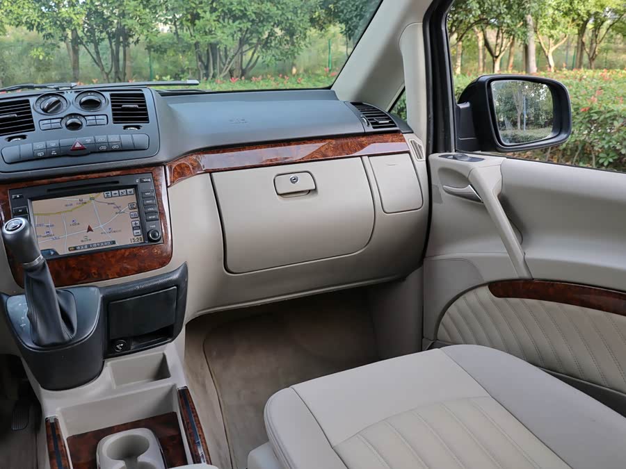 奔驰 唯雅诺 2011 汽车图片 #26