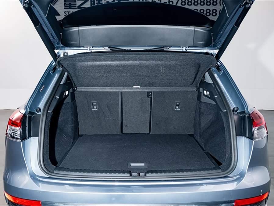 Audi Q4 e-tron 2023 immagine di auto #26