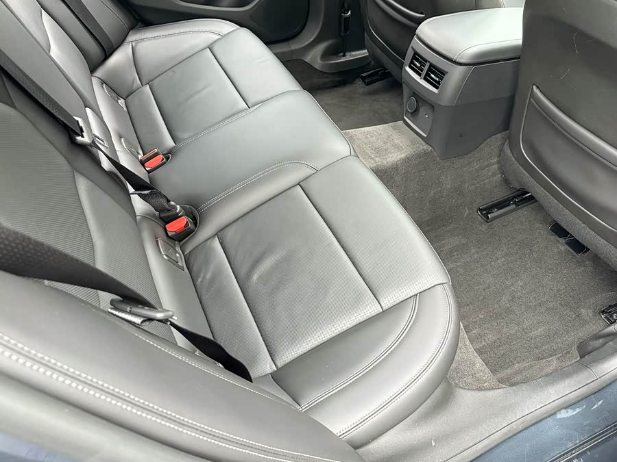 2020 car image #26